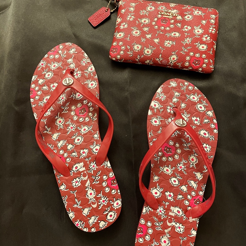 MATCHING COACH flip flops & wristlet